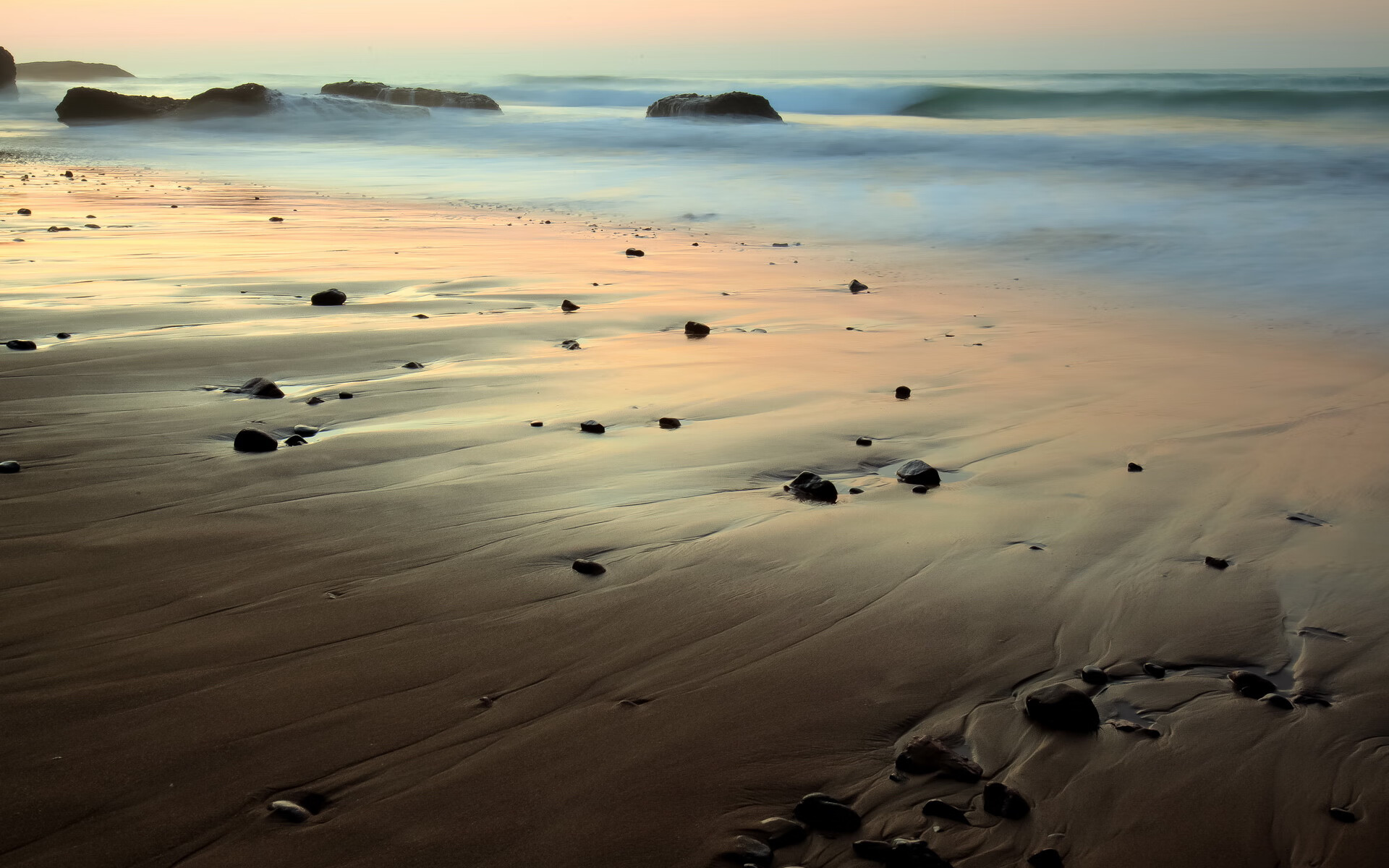 kaiyun app download-快船后卫晒团队聚餐照片展现凝聚力,快船 组织后卫