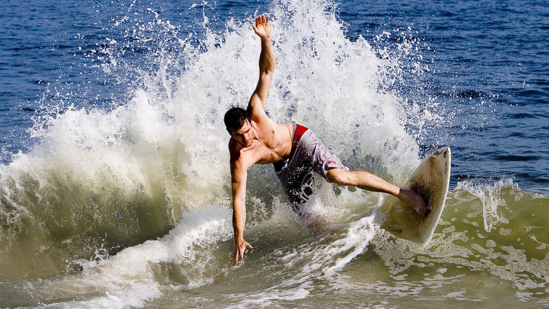 开云官网登录-西甲锋线爆发，巴萨取胜迎来新气象，4个月有望减11分差距 巴萨正上演西甲史上最大逆转